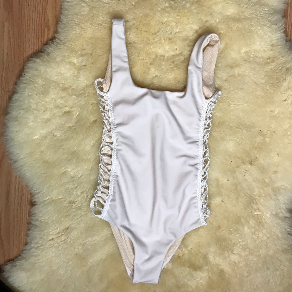 Acacia Honey Bordeaux in Haupia